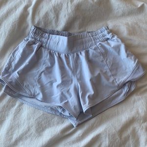 Size 4 lululemon lowrise hottie hot shorts